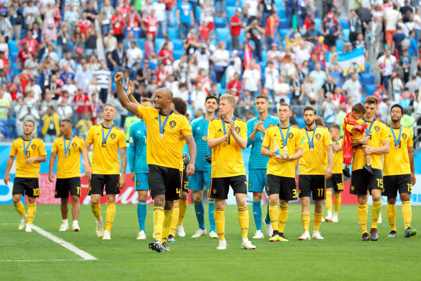 更是球场秩 更是球场秩